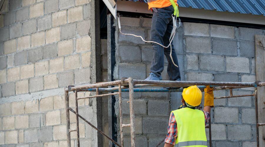 Professional gutter cleaning in Mosier, OR